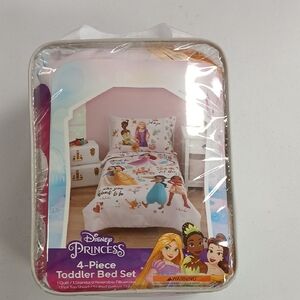 Disney Princess 4-Piece Toddler Bed Set - Multicolor